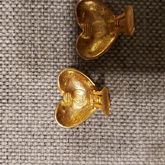 Givenchy gold tone heart earrings - Picture 2 of 4
